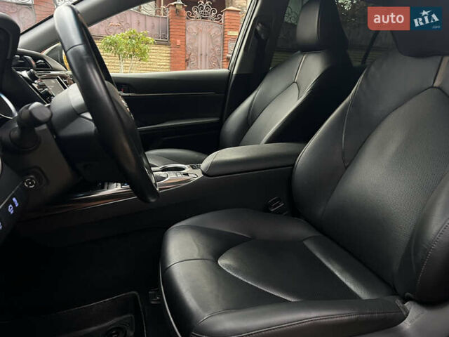 Тойота Камри 2020 в Ровно на Automoto.ua Черный Тойота Камри, объемом двигателя 2.49 л и пробегом 167 тыс. км за 27900 $, фото 12 на Automoto.ua