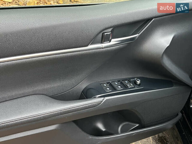 Тойота Камри 2020 в Ровно на Automoto.ua Черный Тойота Камри, объемом двигателя 2.49 л и пробегом 167 тыс. км за 27900 $, фото 9 на Automoto.ua