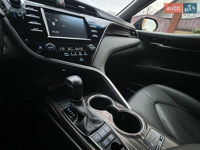 Тойота Камри 2020 в Ровно на Automoto.ua Черный Тойота Камри, объемом двигателя 2.49 л и пробегом 167 тыс. км за 27900 $, фото 15 на Automoto.ua