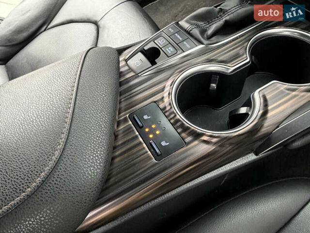 Черный Тойота Камри, объемом двигателя 2.5 л и пробегом 270 тыс. км за 23500 $, фото 42 на Automoto.ua