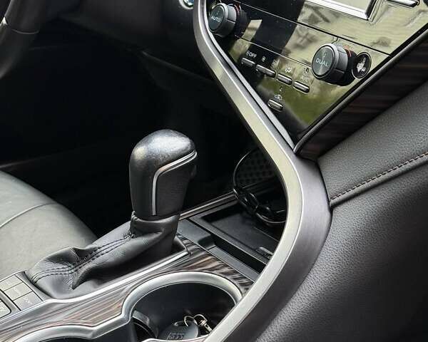 Чорний Тойота Камрі, об'ємом двигуна 2.49 л та пробігом 140 тис. км за 25000 $, фото 6 на Automoto.ua
