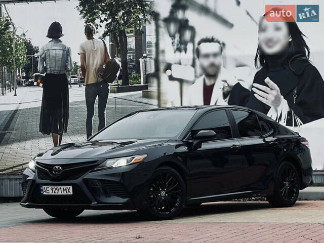 Чорний Тойота Камрі, об'ємом двигуна 2.5 л та пробігом 95 тис. км за 20700 $, фото 1 на Automoto.ua