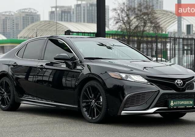 Черный Тойота Камри, объемом двигателя 3.46 л и пробегом 60 тыс. км за 38000 $, фото 1 на Automoto.ua