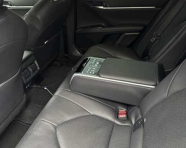 Чорний Тойота Камрі, об'ємом двигуна 2.49 л та пробігом 35 тис. км за 40900 $, фото 22 на Automoto.ua