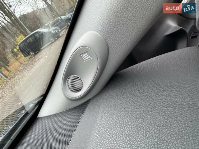 Чорний Тойота Камрі, об'ємом двигуна 2.49 л та пробігом 35 тис. км за 40900 $, фото 31 на Automoto.ua