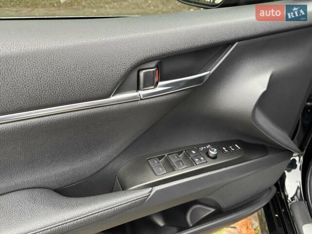 Чорний Тойота Камрі, об'ємом двигуна 2.49 л та пробігом 35 тис. км за 40900 $, фото 13 на Automoto.ua