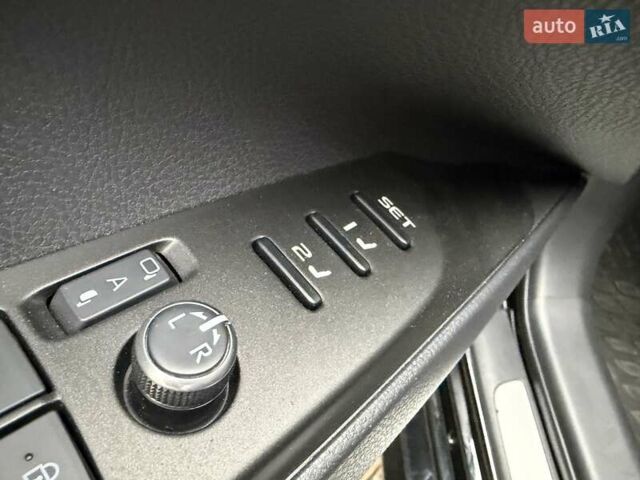 Чорний Тойота Камрі, об'ємом двигуна 2.49 л та пробігом 48 тис. км за 44000 $, фото 53 на Automoto.ua