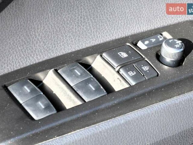 Черный Тойота Камри, объемом двигателя 2.5 л и пробегом 35 тыс. км за 34999 $, фото 19 на Automoto.ua