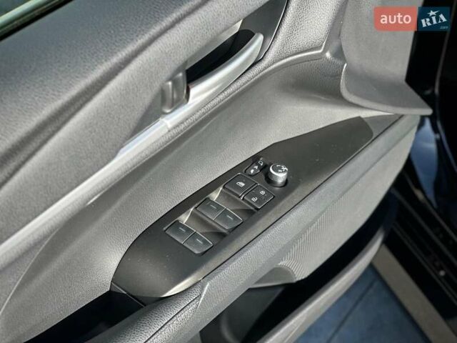 Черный Тойота Камри, объемом двигателя 2.49 л и пробегом 15 тыс. км за 42500 $, фото 49 на Automoto.ua