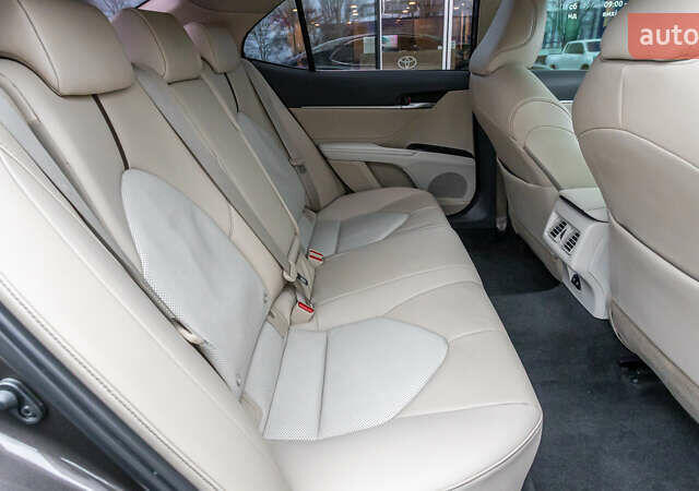 Коричневый Тойота Камри, объемом двигателя 2.49 л и пробегом 143 тыс. км за 21906 $, фото 6 на Automoto.ua