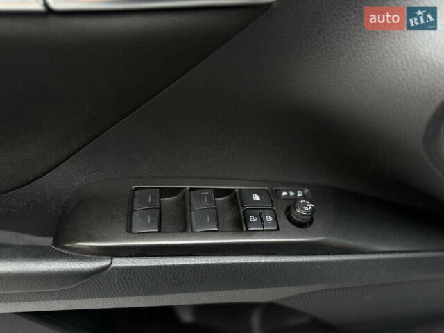 Коричневый Тойота Камри, объемом двигателя 2.5 л и пробегом 208 тыс. км за 19900 $, фото 11 на Automoto.ua