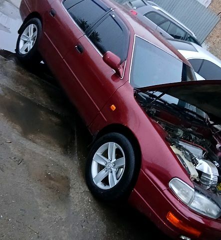 Червоний Тойота Камрі, об'ємом двигуна 2.2 л та пробігом 300 тис. км за 3500 $, фото 2 на Automoto.ua