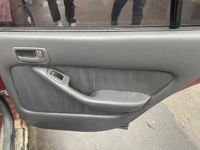 Красный Тойота Камри, объемом двигателя 0 л и пробегом 500 тыс. км за 1300 $, фото 2 на Automoto.ua