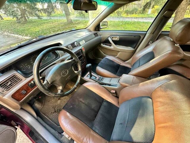 Красный Тойота Камри, объемом двигателя 3 л и пробегом 340 тыс. км за 2950 $, фото 10 на Automoto.ua