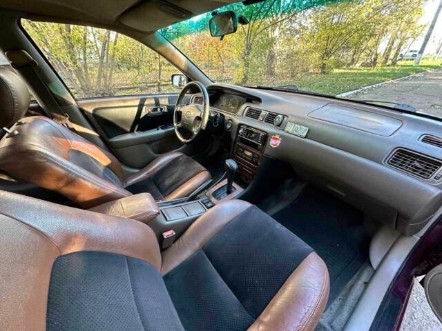 Красный Тойота Камри, объемом двигателя 3 л и пробегом 340 тыс. км за 2950 $, фото 9 на Automoto.ua