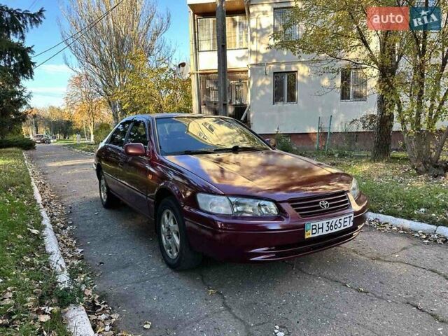 Червоний Тойота Камрі, об'ємом двигуна 3 л та пробігом 340 тис. км за 2950 $, фото 2 на Automoto.ua