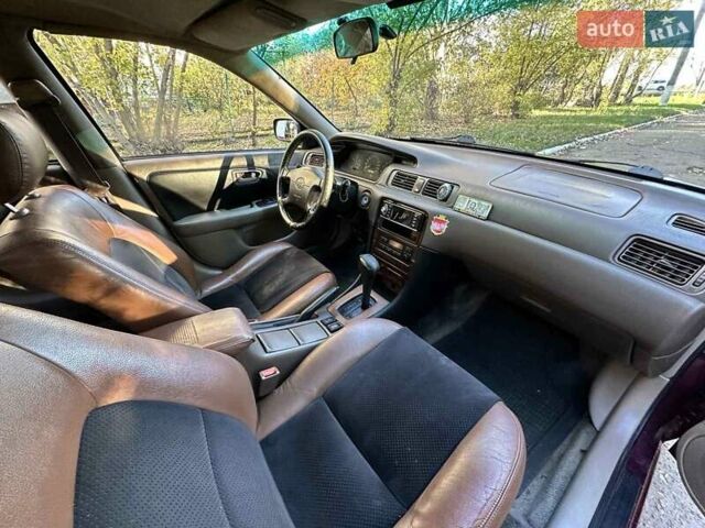 Червоний Тойота Камрі, об'ємом двигуна 3 л та пробігом 340 тис. км за 2950 $, фото 9 на Automoto.ua