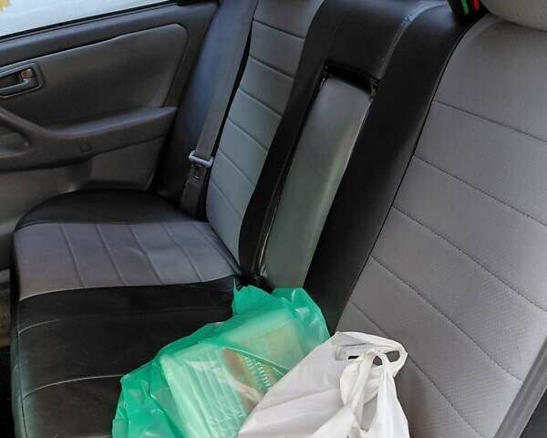 Красный Тойота Камри, объемом двигателя 3 л и пробегом 432 тыс. км за 2970 $, фото 1 на Automoto.ua