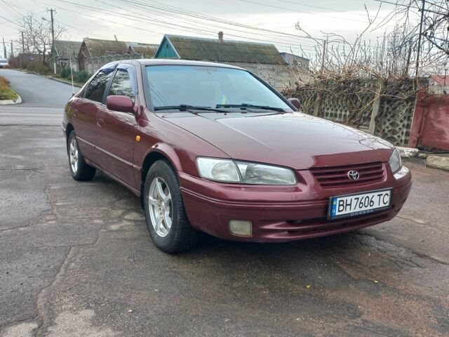 Червоний Тойота Камрі, об'ємом двигуна 2.2 л та пробігом 420 тис. км за 3200 $, фото 4 на Automoto.ua