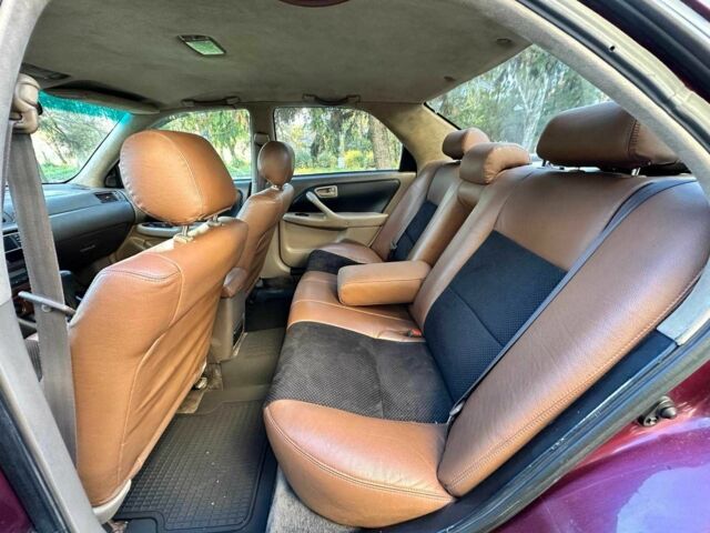 Красный Тойота Камри, объемом двигателя 3 л и пробегом 340 тыс. км за 2950 $, фото 7 на Automoto.ua