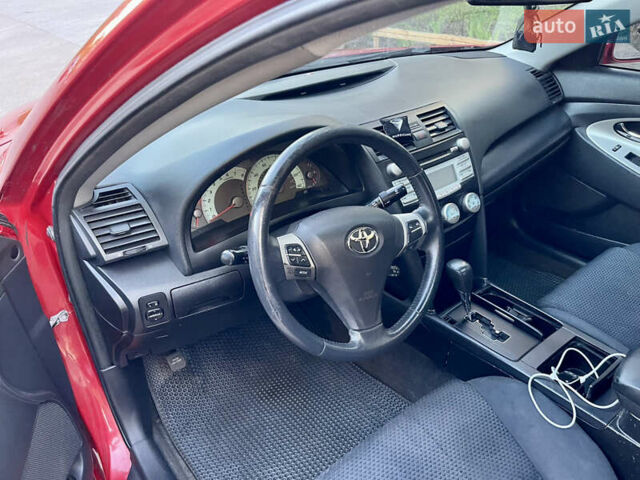 Красный Тойота Камри, объемом двигателя 2.36 л и пробегом 330 тыс. км за 7150 $, фото 7 на Automoto.ua