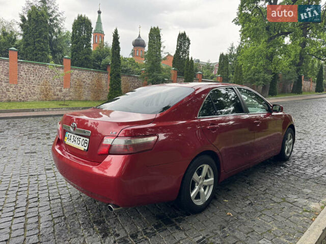 Красный Тойота Камри, объемом двигателя 2.4 л и пробегом 137 тыс. км за 7300 $, фото 6 на Automoto.ua