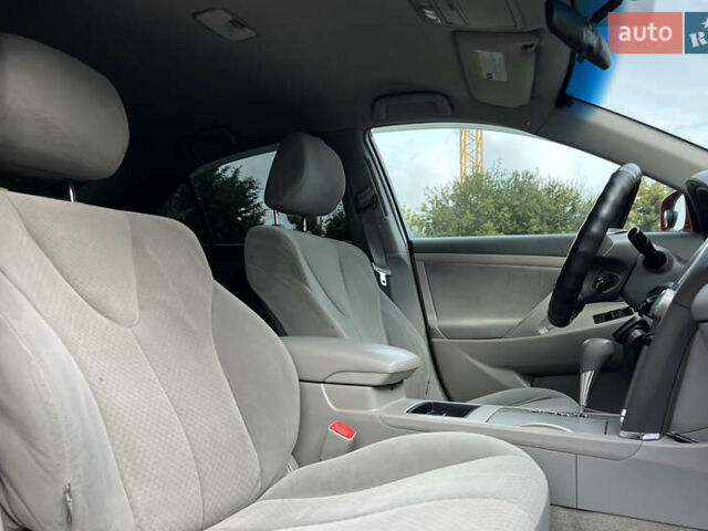 Красный Тойота Камри, объемом двигателя 2.36 л и пробегом 211 тыс. км за 8850 $, фото 14 на Automoto.ua