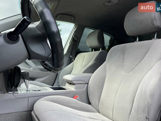 Красный Тойота Камри, объемом двигателя 2.36 л и пробегом 211 тыс. км за 8850 $, фото 8 на Automoto.ua