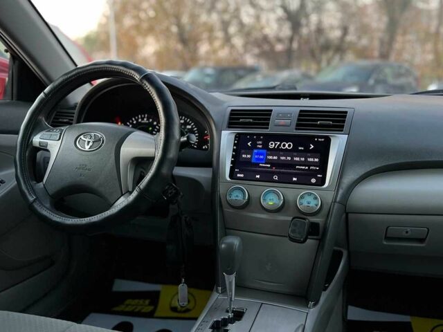 Червоний Тойота Камрі, об'ємом двигуна 2.4 л та пробігом 211 тис. км за 8850 $, фото 16 на Automoto.ua