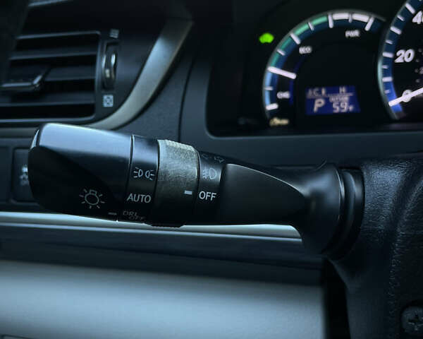 Красный Тойота Камри, объемом двигателя 2.5 л и пробегом 198 тыс. км за 11500 $, фото 16 на Automoto.ua