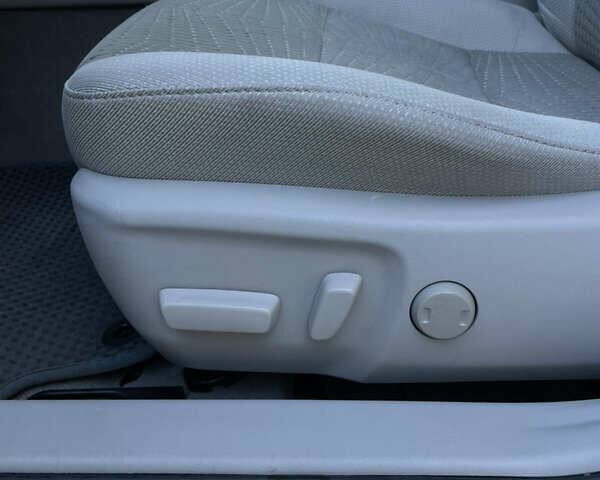 Красный Тойота Камри, объемом двигателя 2.5 л и пробегом 198 тыс. км за 11500 $, фото 12 на Automoto.ua