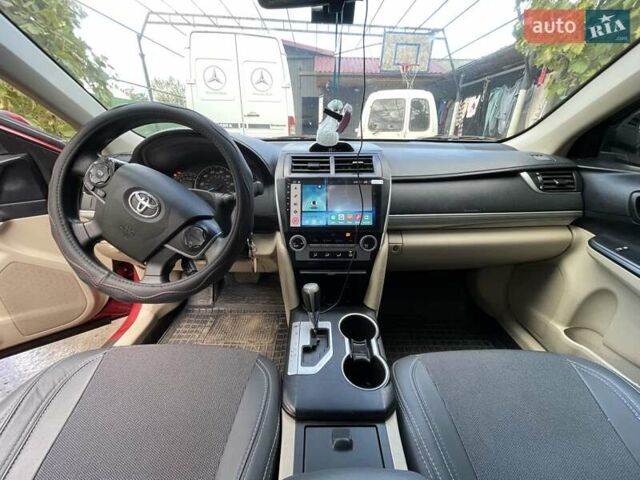 Красный Тойота Камри, объемом двигателя 2.5 л и пробегом 198 тыс. км за 10000 $, фото 5 на Automoto.ua
