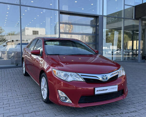 Красный Тойота Камри, объемом двигателя 2.5 л и пробегом 198 тыс. км за 11500 $, фото 2 на Automoto.ua