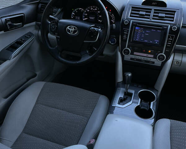 Красный Тойота Камри, объемом двигателя 2.5 л и пробегом 198 тыс. км за 11500 $, фото 26 на Automoto.ua