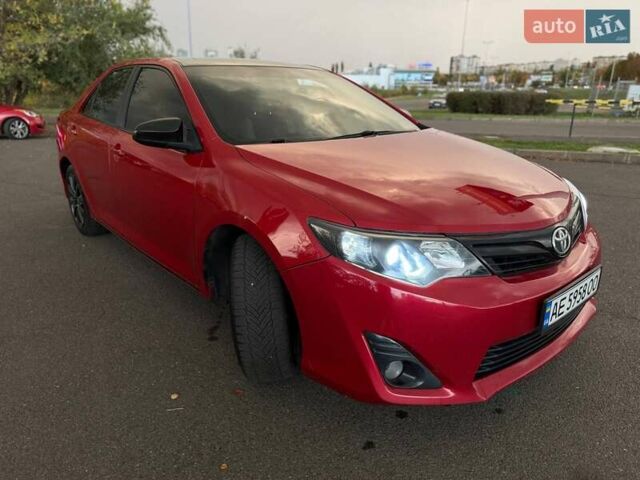 Тойота Камри 2013 в Кривом Роге на Automoto.ua Красный Тойота Камри, объемом двигателя 2.5 л и пробегом 177 тыс. км за 10700 $, фото 12 на Automoto.ua
