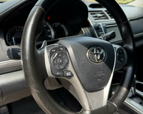 Красный Тойота Камри, объемом двигателя 2.49 л и пробегом 161 тыс. км за 13500 $, фото 11 на Automoto.ua