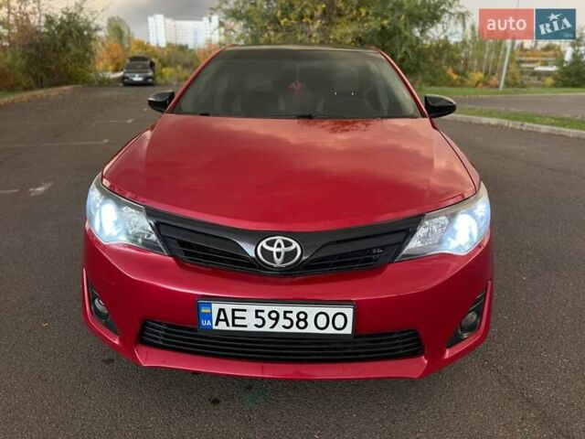 Тойота Камри 2013 в Кривом Роге на Automoto.ua Красный Тойота Камри, объемом двигателя 2.5 л и пробегом 177 тыс. км за 10700 $, фото 11 на Automoto.ua
