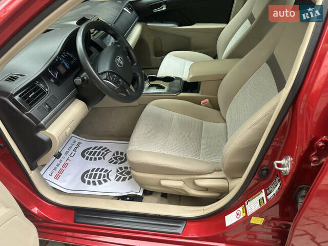 Красный Тойота Камри, объемом двигателя 2.49 л и пробегом 153 тыс. км за 12750 $, фото 5 на Automoto.ua