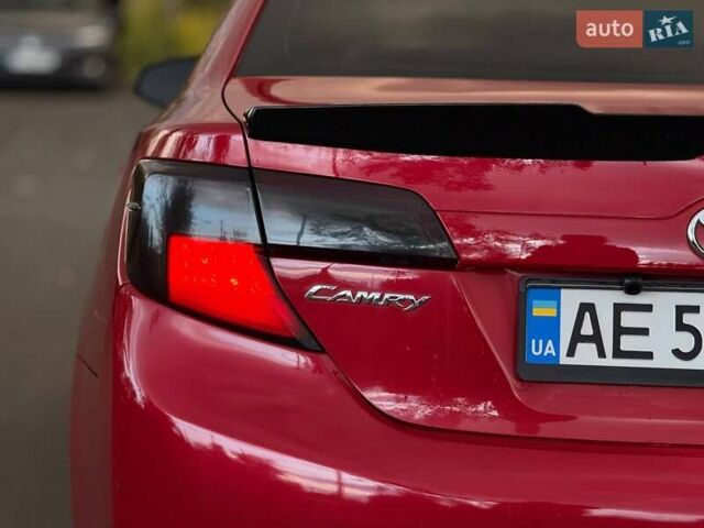 Тойота Камри 2013 в Кривом Роге на Automoto.ua Красный Тойота Камри, объемом двигателя 2.5 л и пробегом 177 тыс. км за 10700 $, фото 17 на Automoto.ua