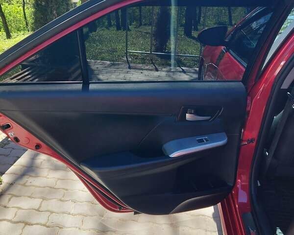 Красный Тойота Камри, объемом двигателя 2.5 л и пробегом 180 тыс. км за 12000 $, фото 8 на Automoto.ua