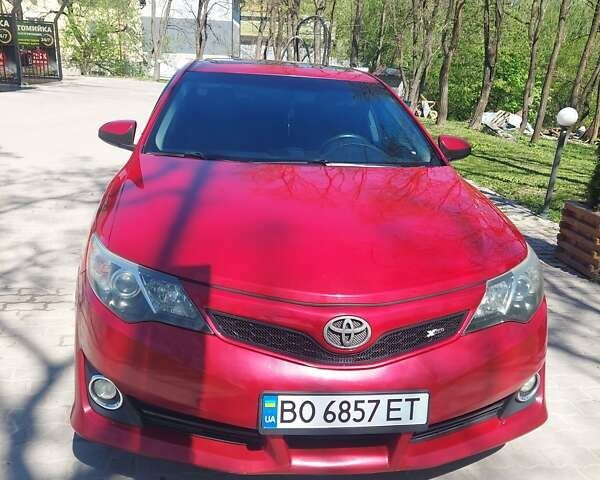 Красный Тойота Камри, объемом двигателя 2.5 л и пробегом 180 тыс. км за 12000 $, фото 14 на Automoto.ua