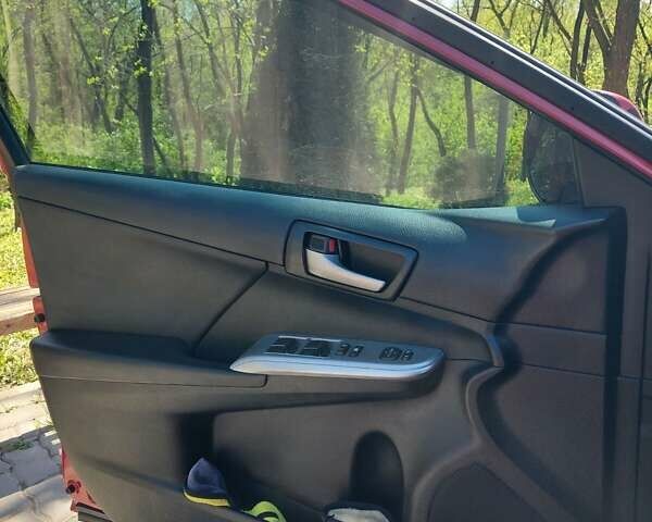 Красный Тойота Камри, объемом двигателя 2.5 л и пробегом 180 тыс. км за 12000 $, фото 7 на Automoto.ua