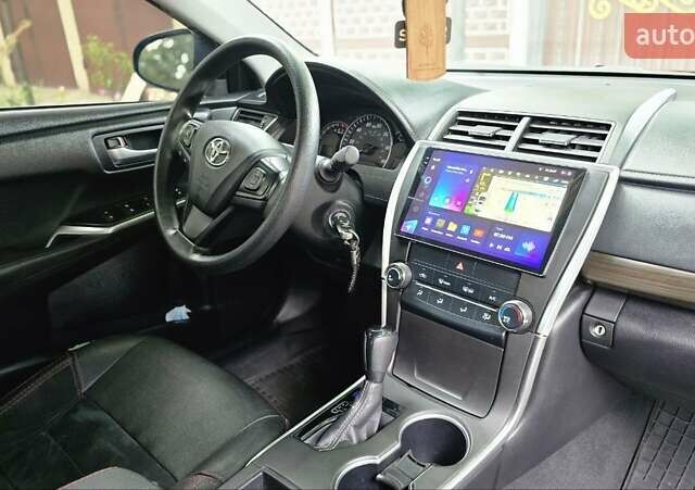 Красный Тойота Камри, объемом двигателя 2.5 л и пробегом 47 тыс. км за 15000 $, фото 6 на Automoto.ua