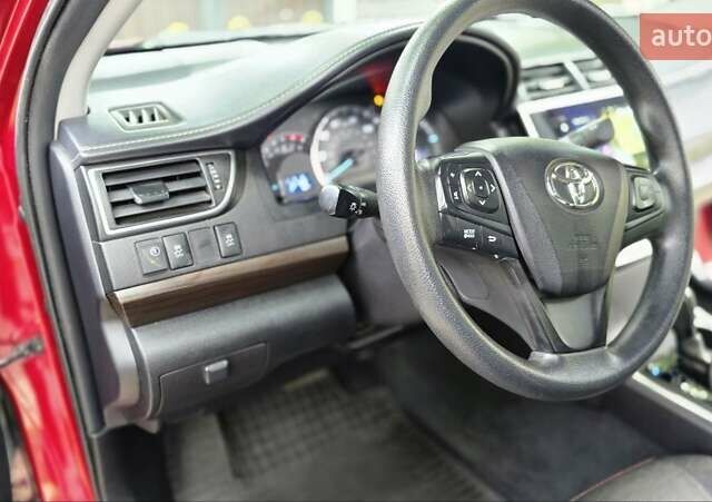 Красный Тойота Камри, объемом двигателя 2.5 л и пробегом 47 тыс. км за 15000 $, фото 5 на Automoto.ua
