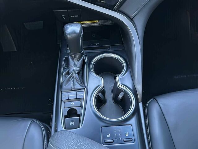 Красный Тойота Камри, объемом двигателя 2.5 л и пробегом 35 тыс. км за 14800 $, фото 12 на Automoto.ua