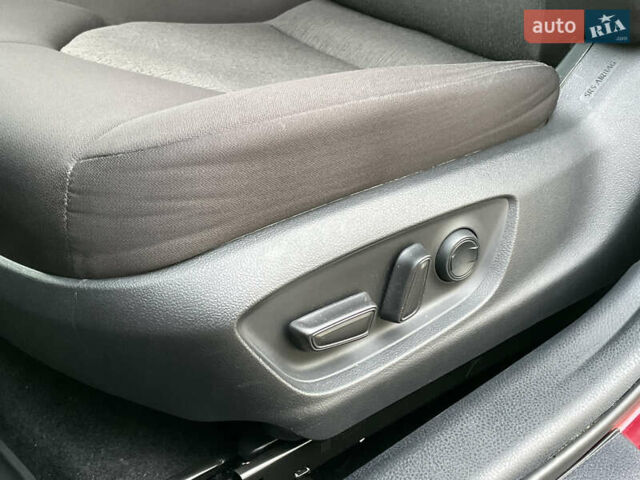 Красный Тойота Камри, объемом двигателя 2.49 л и пробегом 46 тыс. км за 23990 $, фото 24 на Automoto.ua