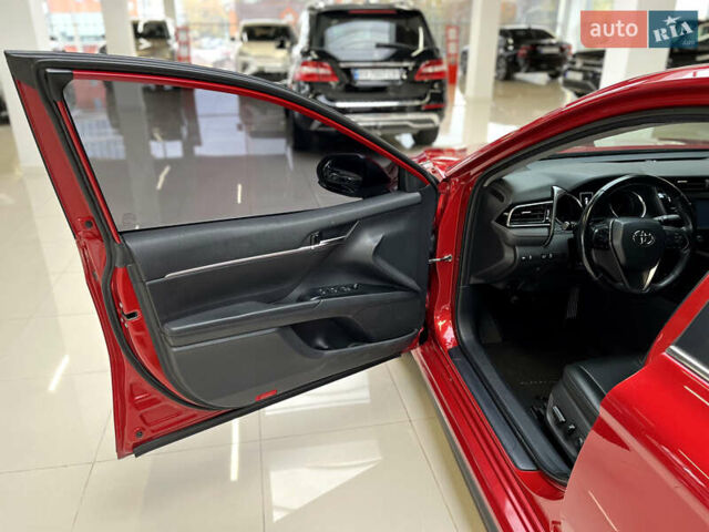 Тойота Камри 2020 в Хмельницком на Automoto.ua Красный Тойота Камри, объемом двигателя 2.49 л и пробегом 142 тыс. км за 20400 $, фото 11 на Automoto.ua