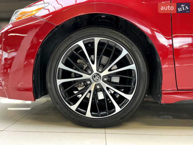 Тойота Камри 2020 в Хмельницком на Automoto.ua Красный Тойота Камри, объемом двигателя 2.49 л и пробегом 142 тыс. км за 20400 $, фото 10 на Automoto.ua