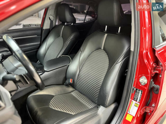 Тойота Камри 2020 в Хмельницком на Automoto.ua Красный Тойота Камри, объемом двигателя 2.49 л и пробегом 142 тыс. км за 20400 $, фото 17 на Automoto.ua