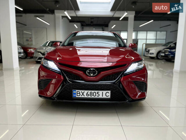 Тойота Камри 2020 в Хмельницком на Automoto.ua Красный Тойота Камри, объемом двигателя 2.49 л и пробегом 142 тыс. км за 20400 $, фото 3 на Automoto.ua